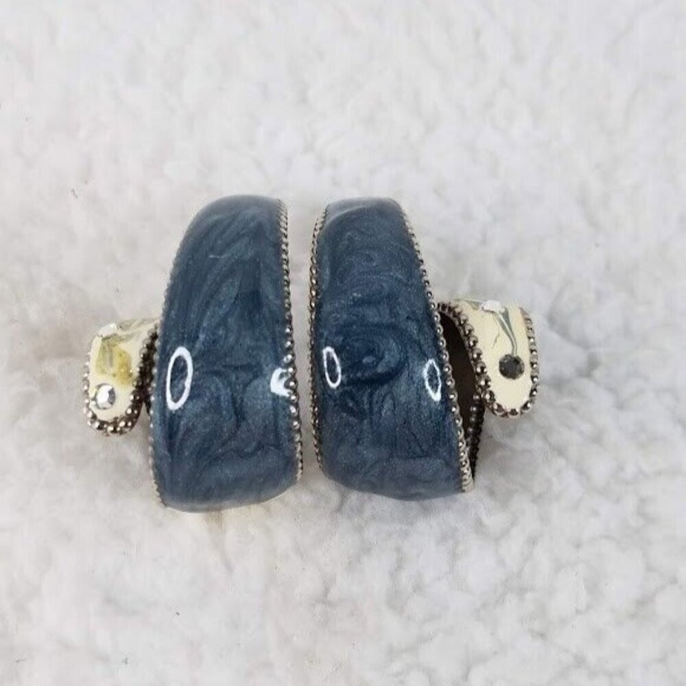 Vintage 1.5" Stud Earrings Silver Tone Blue Off White Enamel Corkscrew Curly Que